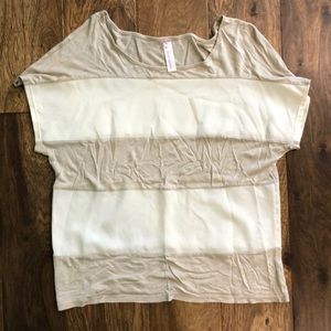 Love notes short sleeve shirt size small